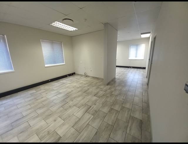 330M² OFFICE TO LET IN BRYANSTON